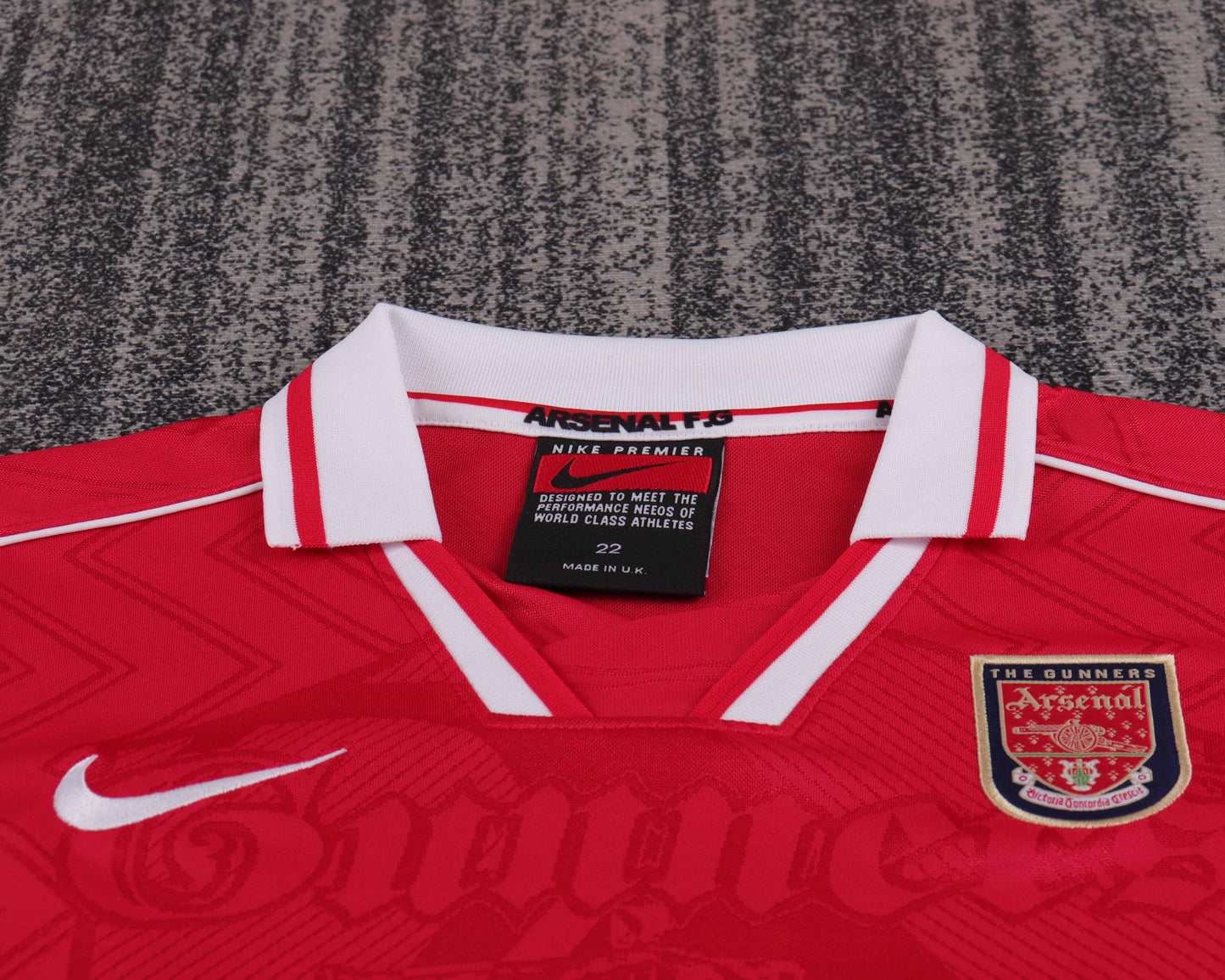Kit Infantil Arsenal Home Retrô 96/97 - Vermelho