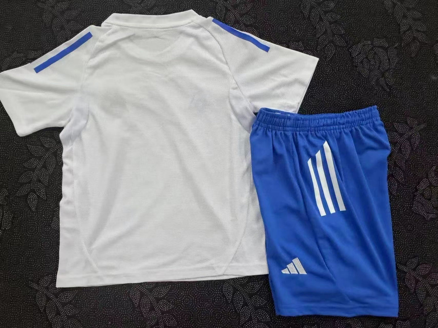 Kit Infantil Real Madrid Treino 25/26 - Branca e Azul
