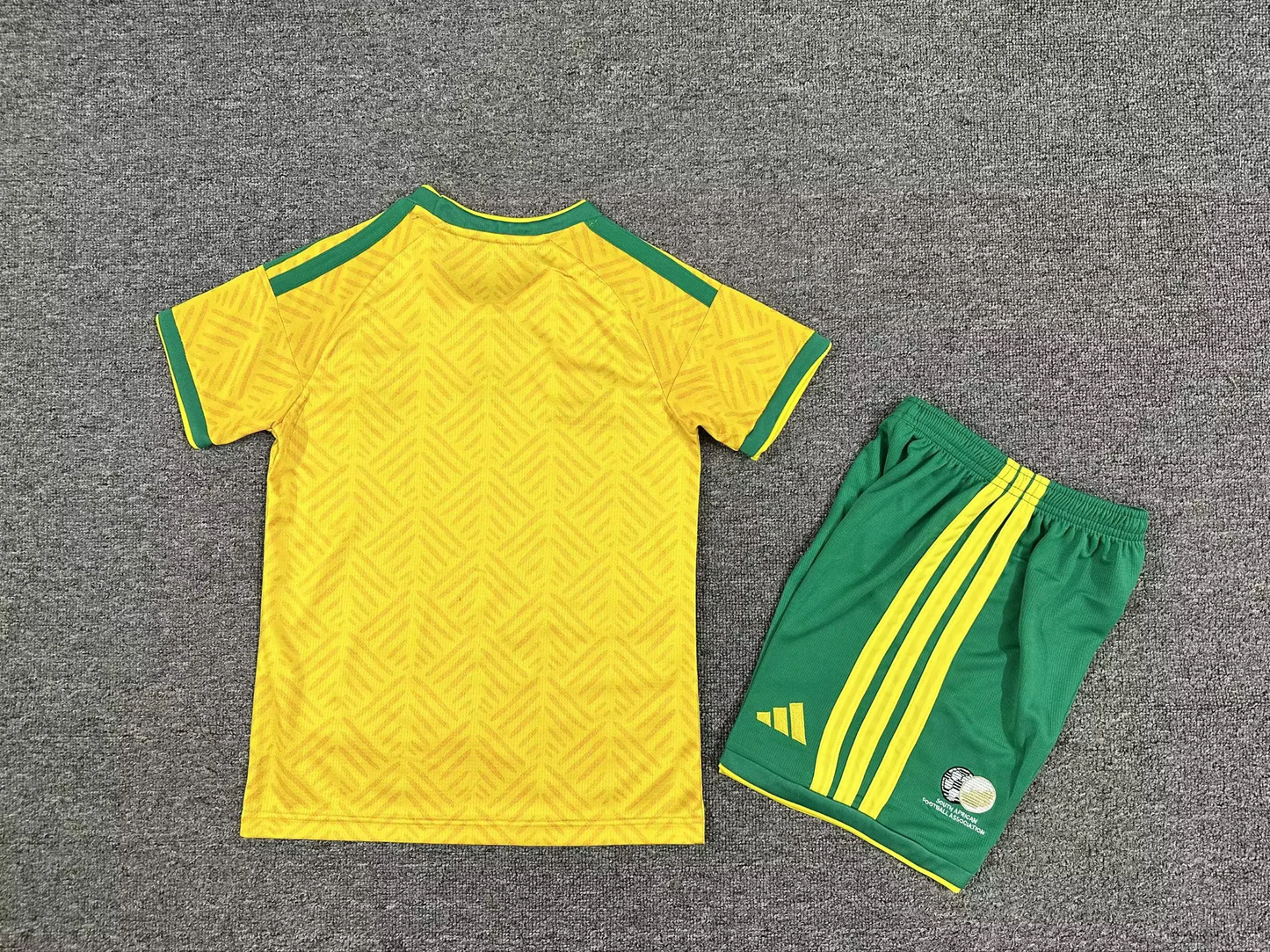 Kit Infantil Africa do Sul Home 26/27 - Amarela