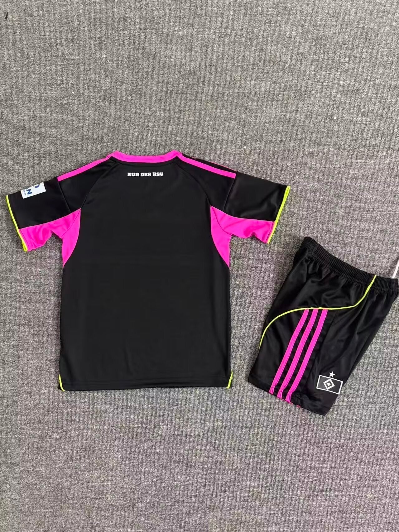 Kit Infantil Hamburgo Away 25/26 - Preto e Rosa