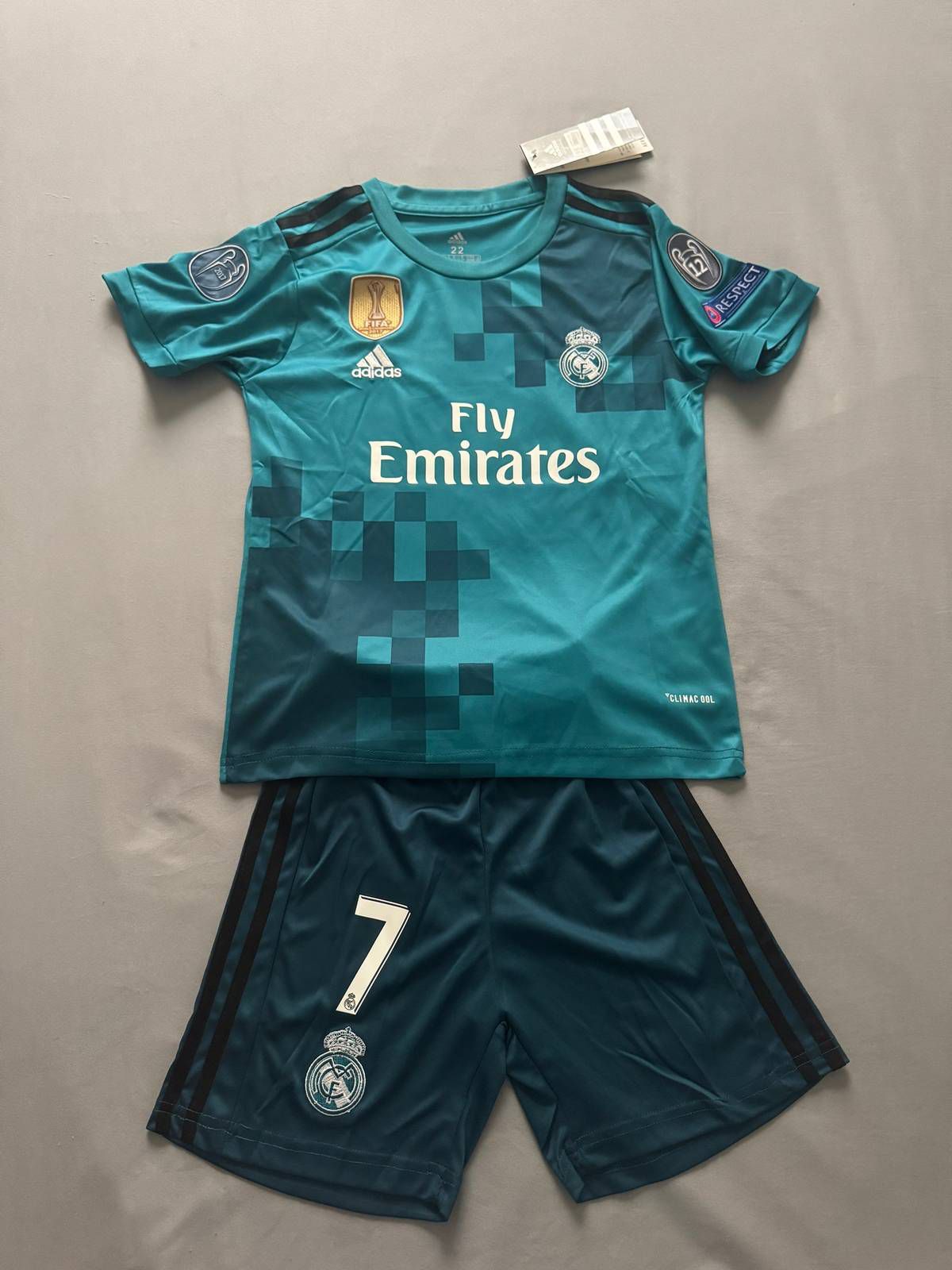 Kit Infantil Real Madrid Away Retrô 17/18 - Verde