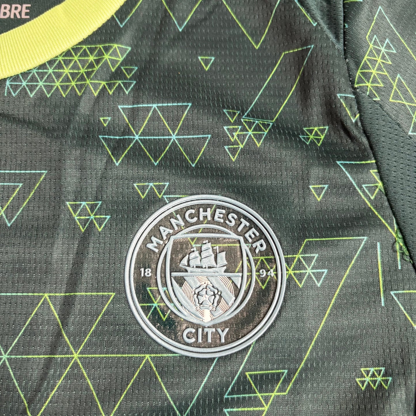 Kit Infantil Manchester City Ediçao Especial EA GAMES 25/26 - Verde