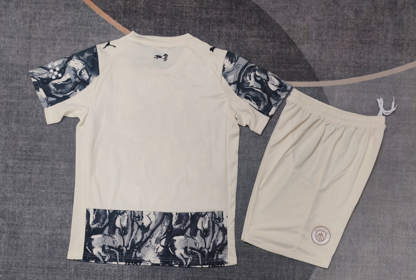 Kit Infantil Manchester City Ediçao Especial 25/26 - Cinza