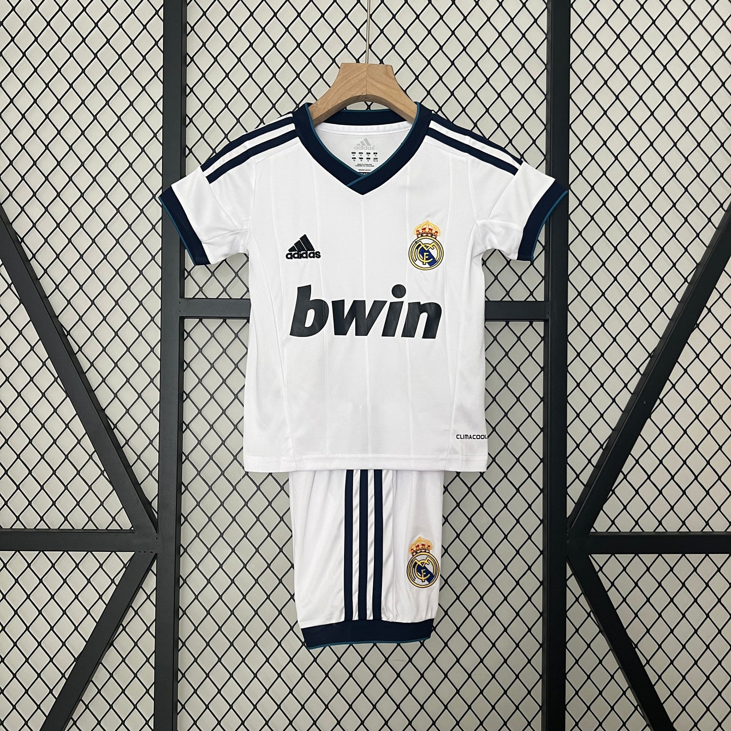 Kit Infantil Real Madrid Home Retrô 12/13 - Branco