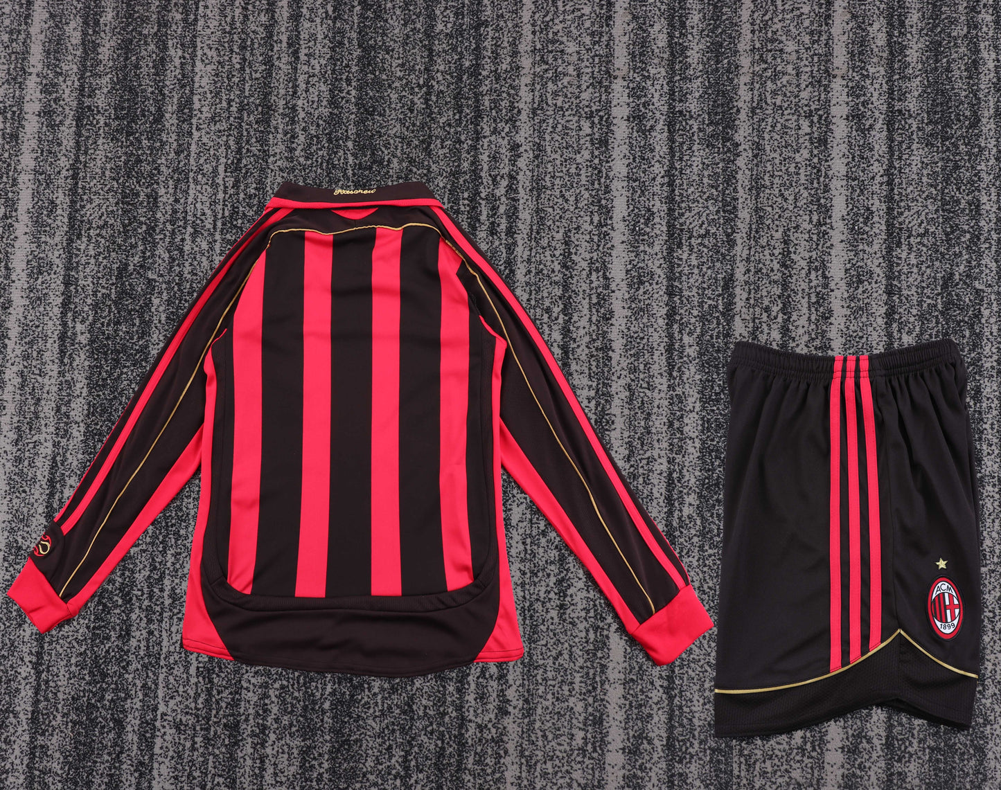Kit Infantil Milan Home Retrô 06/07 Manga Longa - Vermelho e Preto
