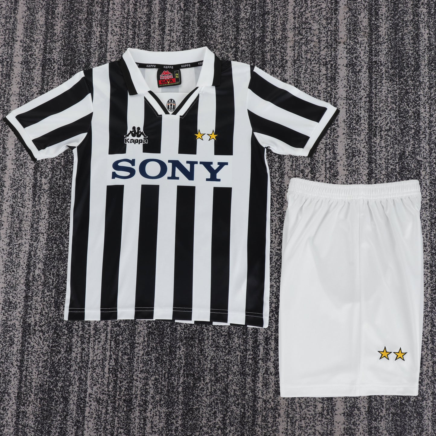 Kit Infantil Juventus Home Retrô 96/97 - Preto e Branco