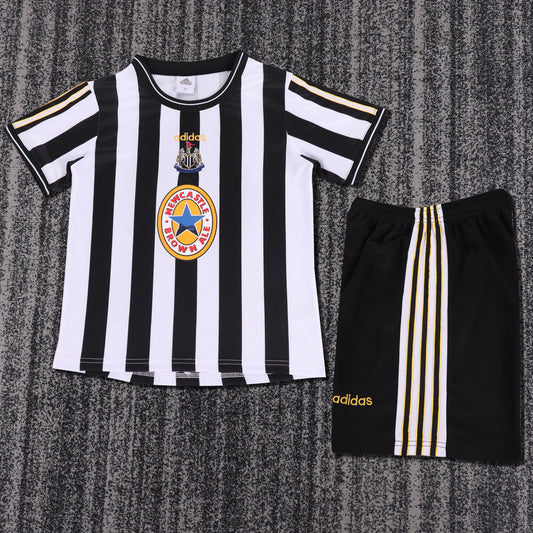 Kit infantil NewCastle Retrô Home 97/98  - Preto e Branco