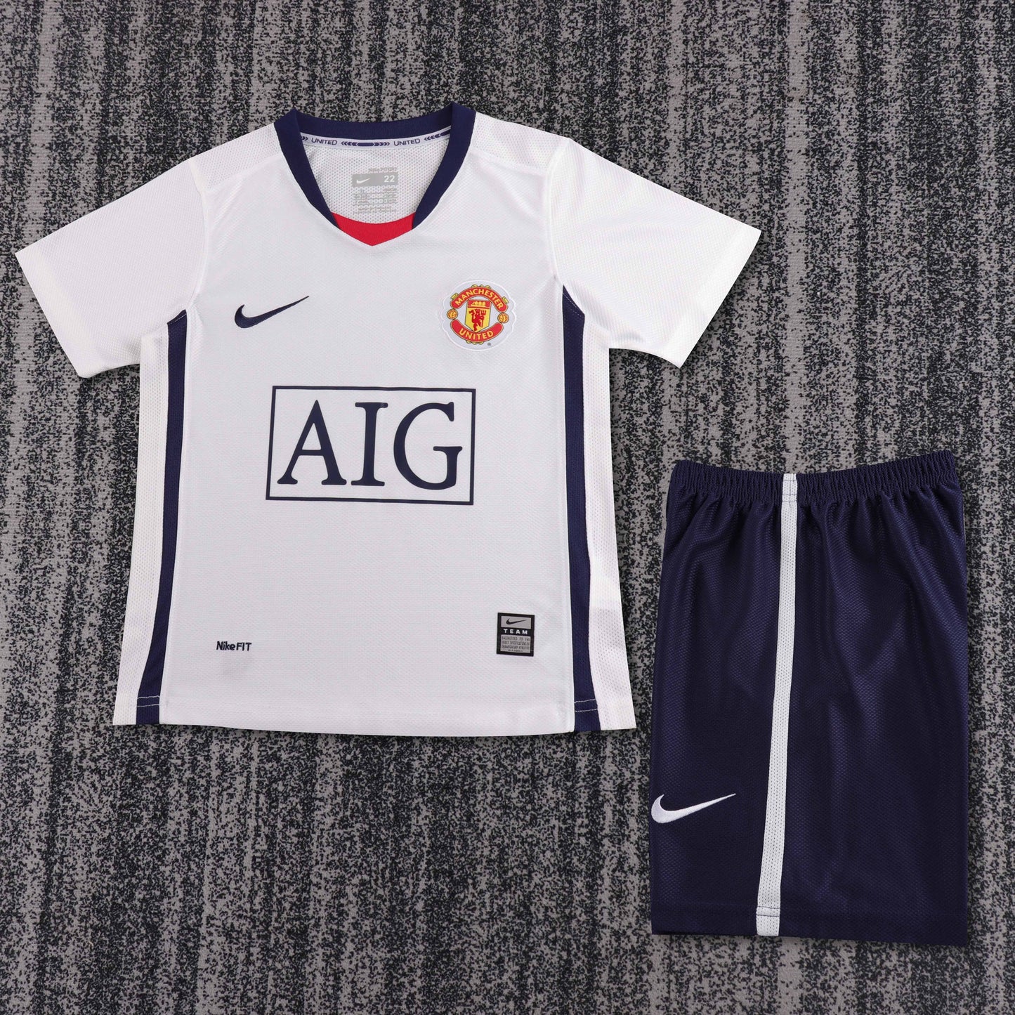 Kit infantil Manchester United Retrô Third 2009 - Branco