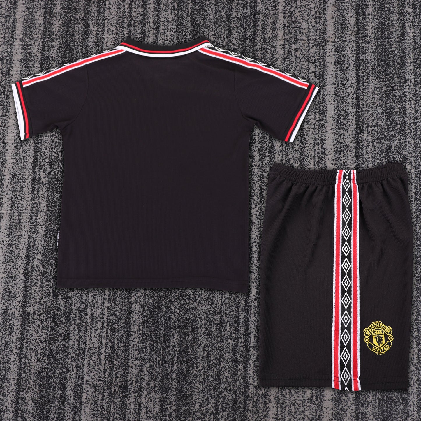 Kit infantil Manchester United Retrô Away 98/99  - Preto