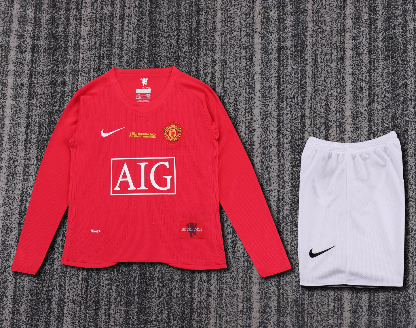 Kit infantil Manchester United Retrô Home Manga Longa 2008 - Vermelho