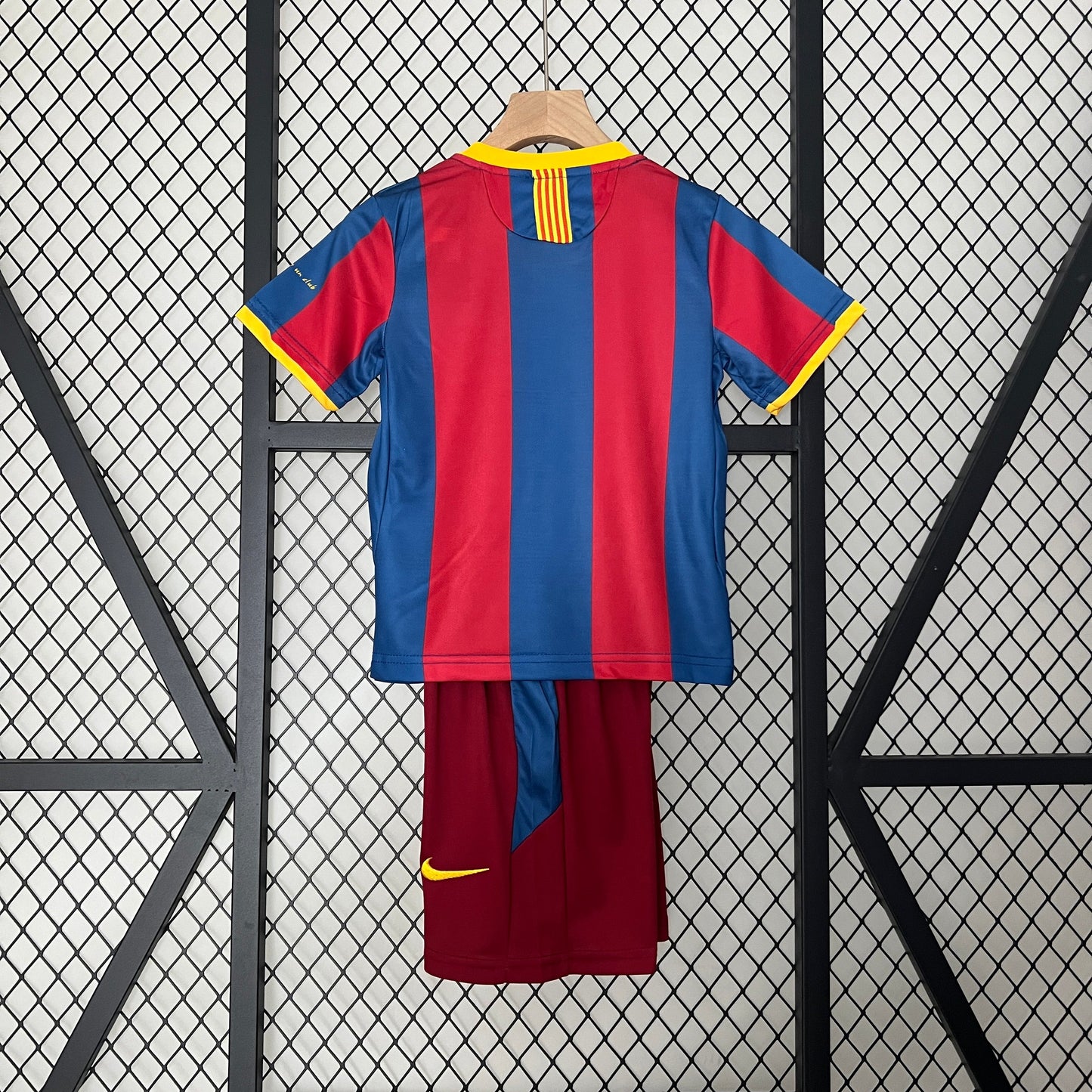 Kit Infantil Barcelona Home Retrô 10/11 - Grená