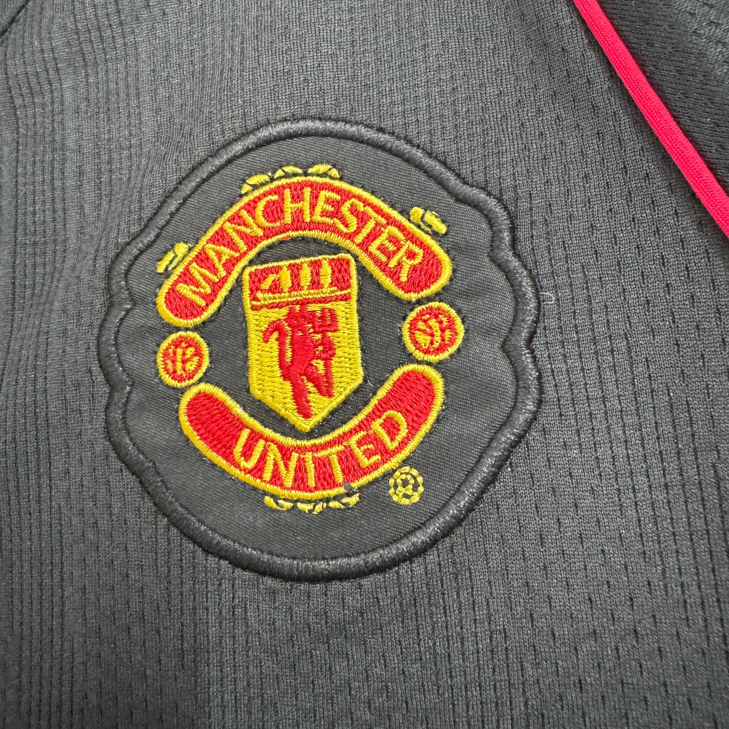 Kit infantil Manchester United Retrô Away Manga Longa 2008 . - Preto
