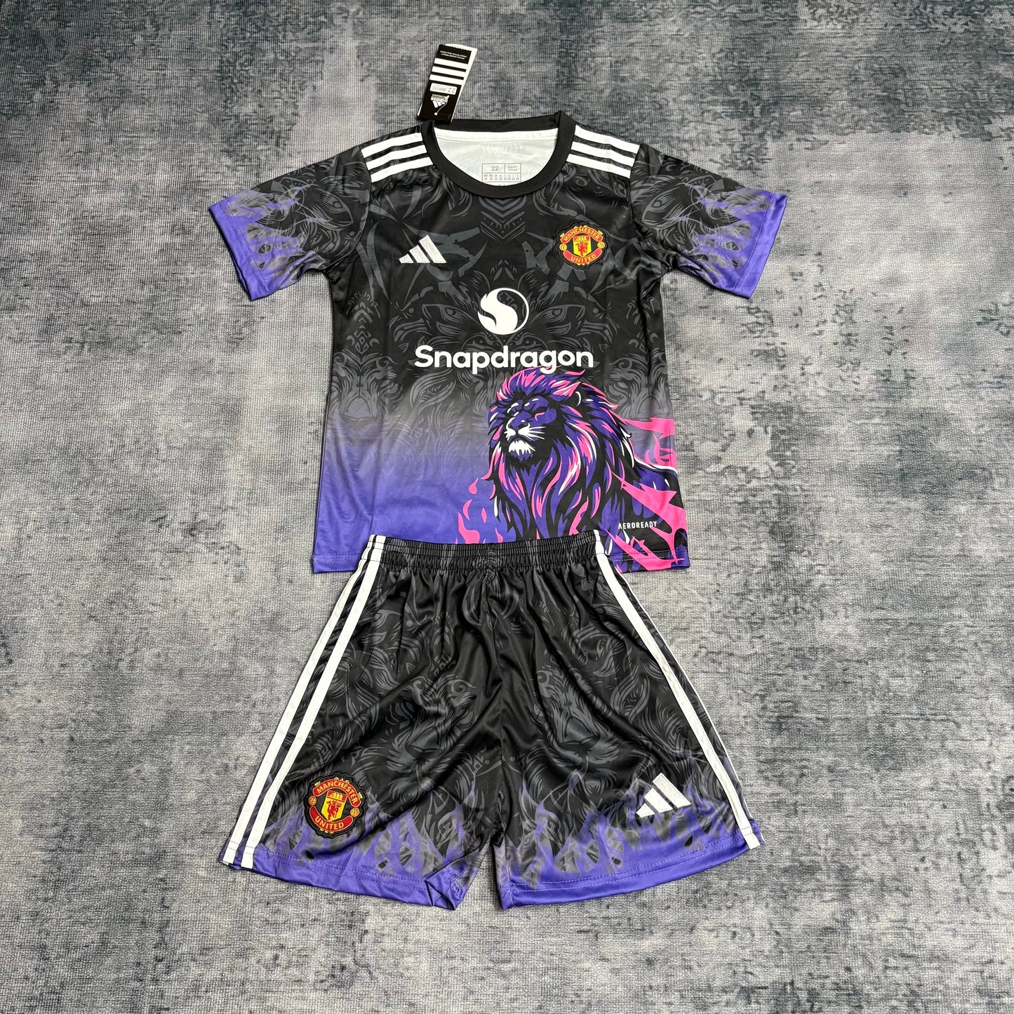 Kit infantil Manchester United Edição Especial 25/26  - Preto e Roxo