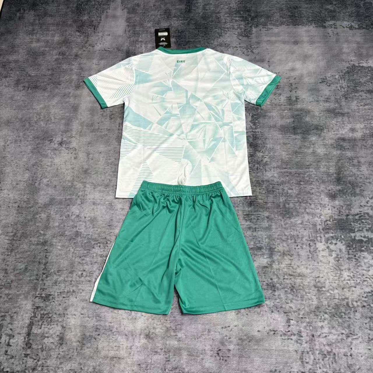 Kit Infantil  Irlanda Away 25/26  - Verde Claro