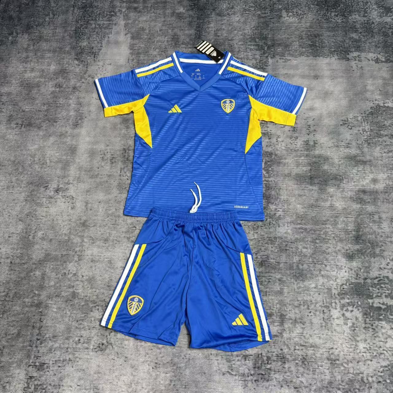 Kit Infantil Leeds United Away 25/26  - Azul