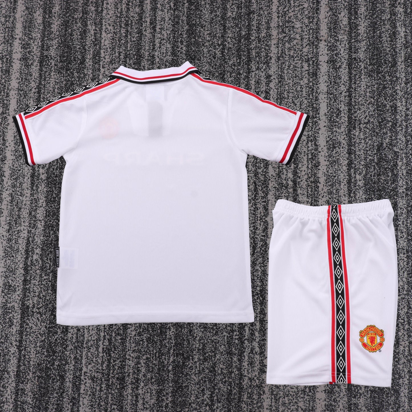 Kit infantil Manchester United Retrô Away 98/99  - Branco