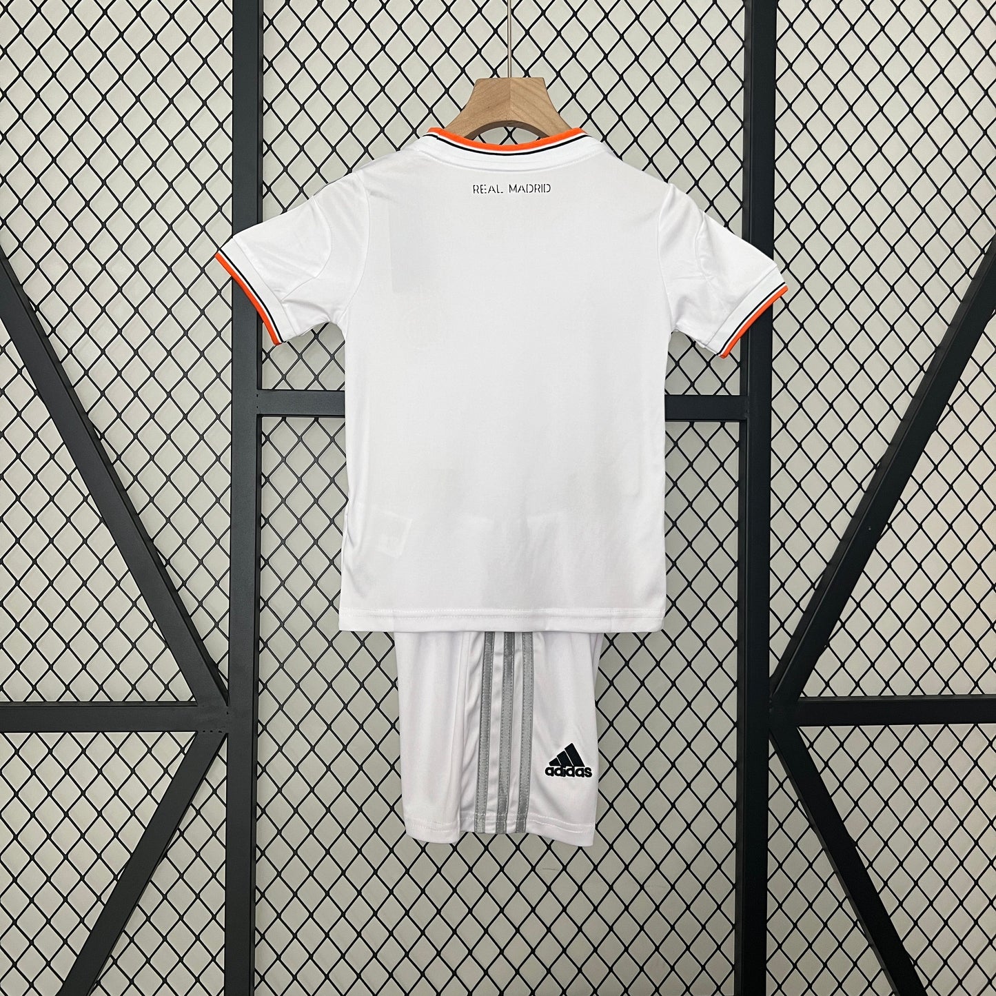 Kit Infantil Real Madrid Home Retrô 13/14 - Branco