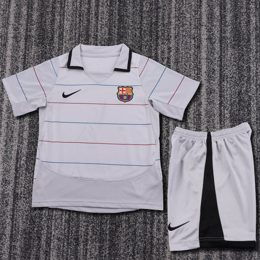 Kit Infantil Barcelona Away Retrô 03/04 - Cinza