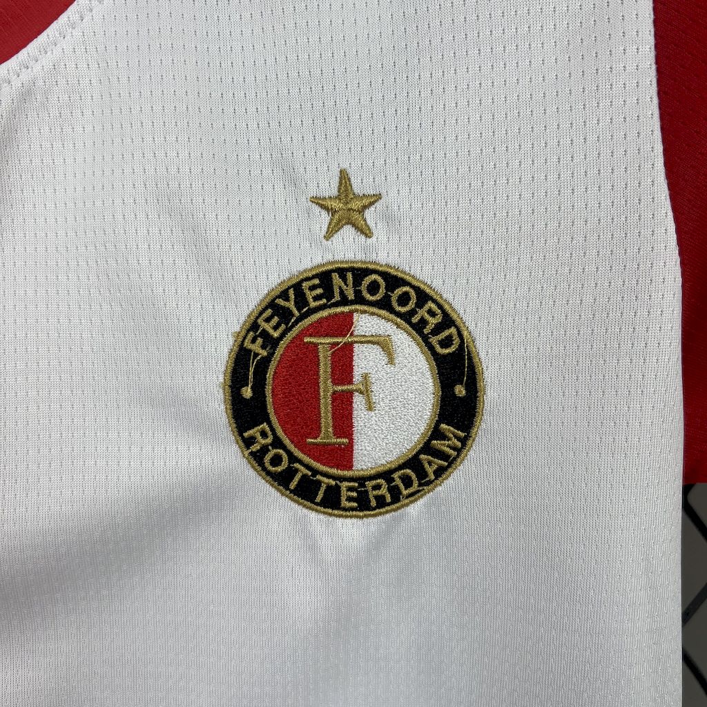 Kit Infantil Feyenoord Home 25/26 - Branca e Vermelho