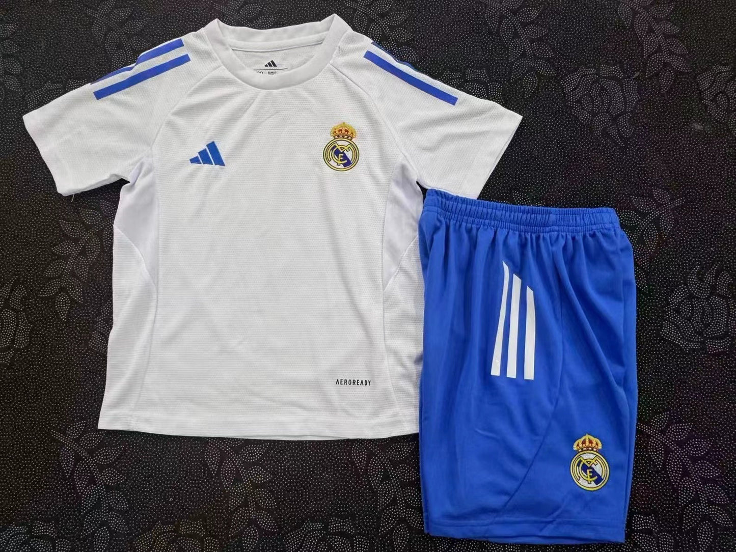 Kit Infantil Real Madrid Treino 25/26 - Branca e Azul