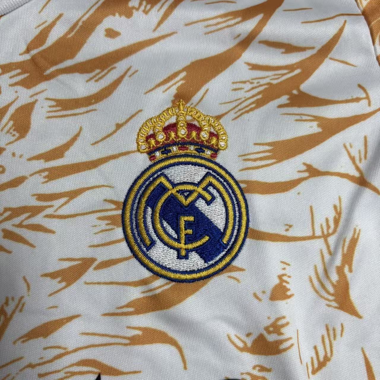 Kit Infantil Real Madrid Edição Especial Dragão 25/26  - Amarelo