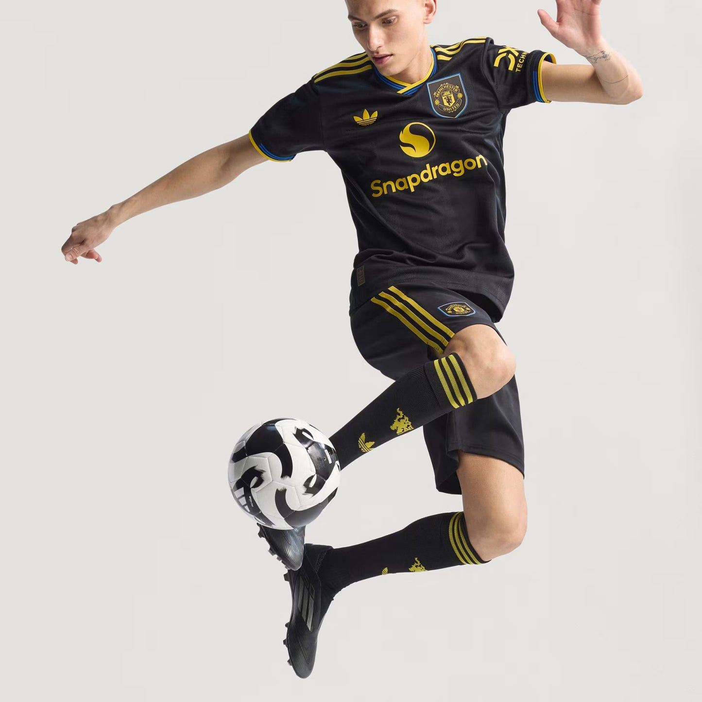 Manchester United Third 25/26 Jogador Adidas - Preta