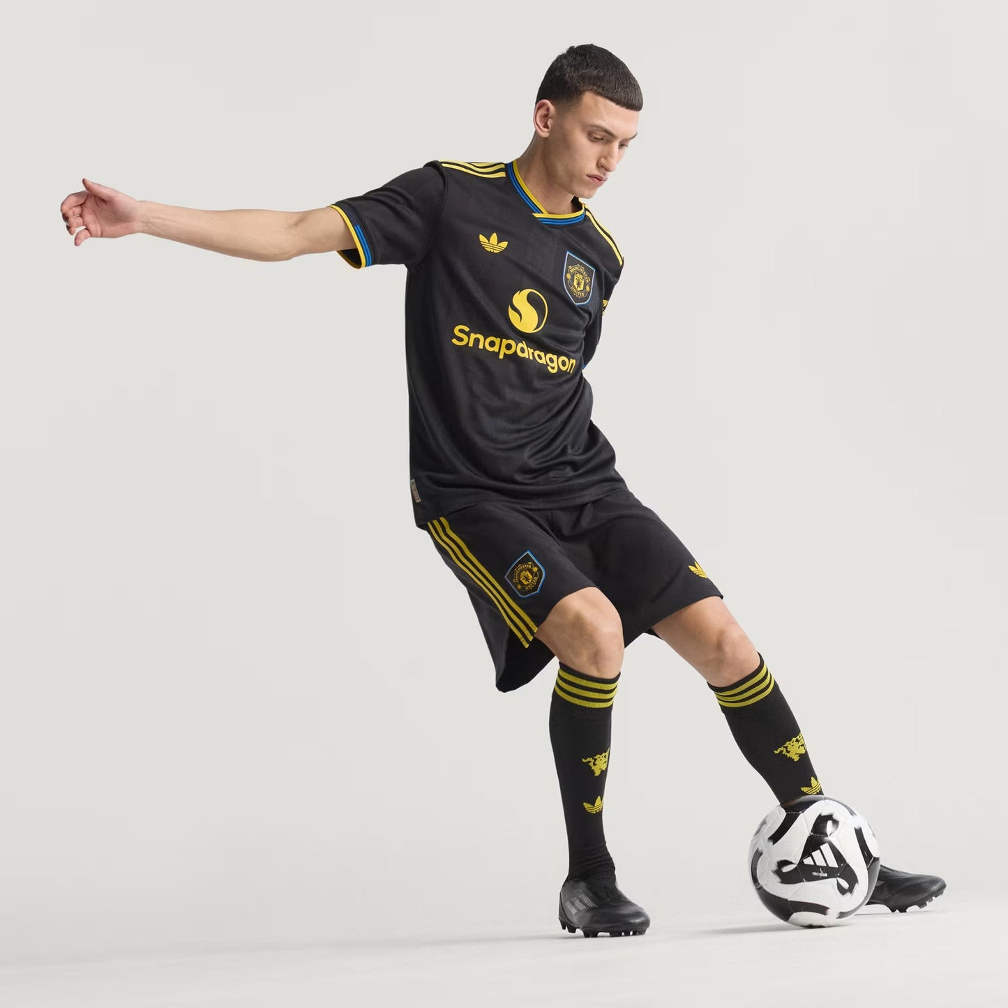 Manchester United Third 25/26 Jogador Adidas - Preta