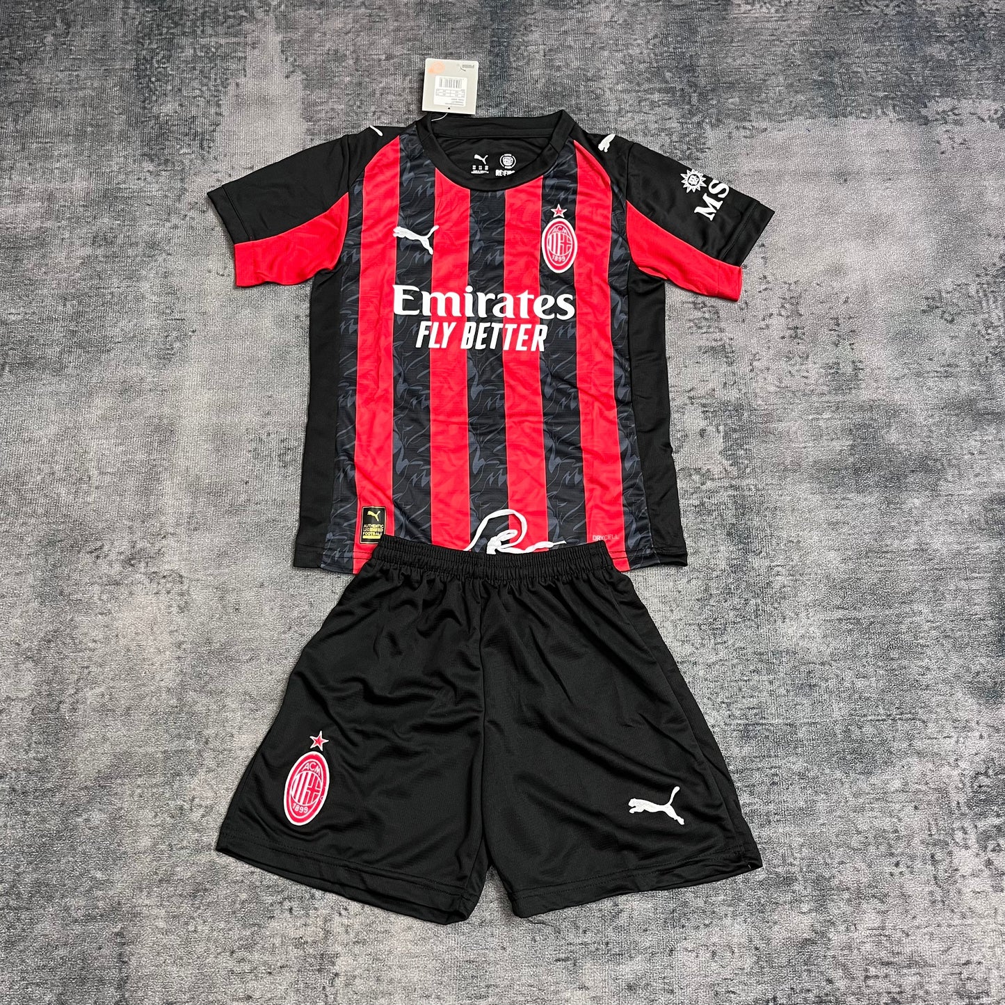 Kit Infantil Milan Home 25/26  - Vermelho e Preto