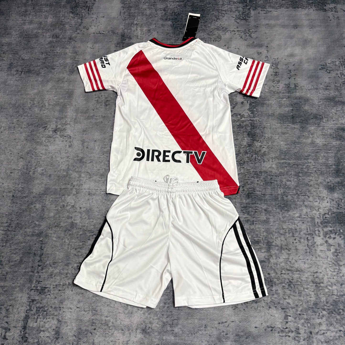 Kit Infantil River Plate Home 25/26  - Branco e Vermelho