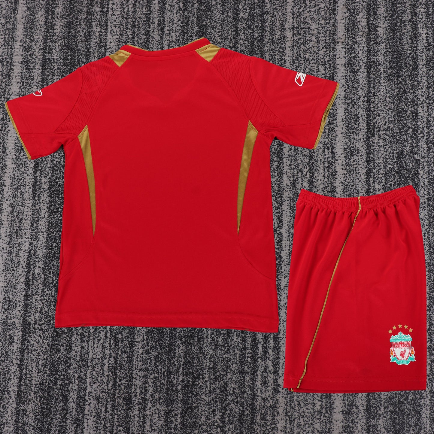 Kit Infantil Liverpool Home Retrô 04/05 Reebok - Vermelho