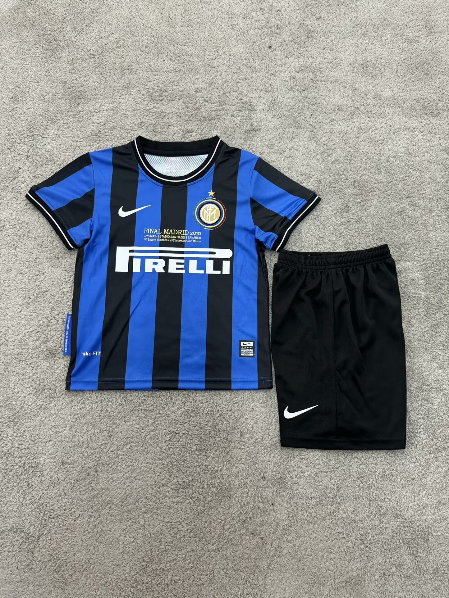 Kit Infantil Inter de Milão Home Retrô 09/10 - Azul e Preto