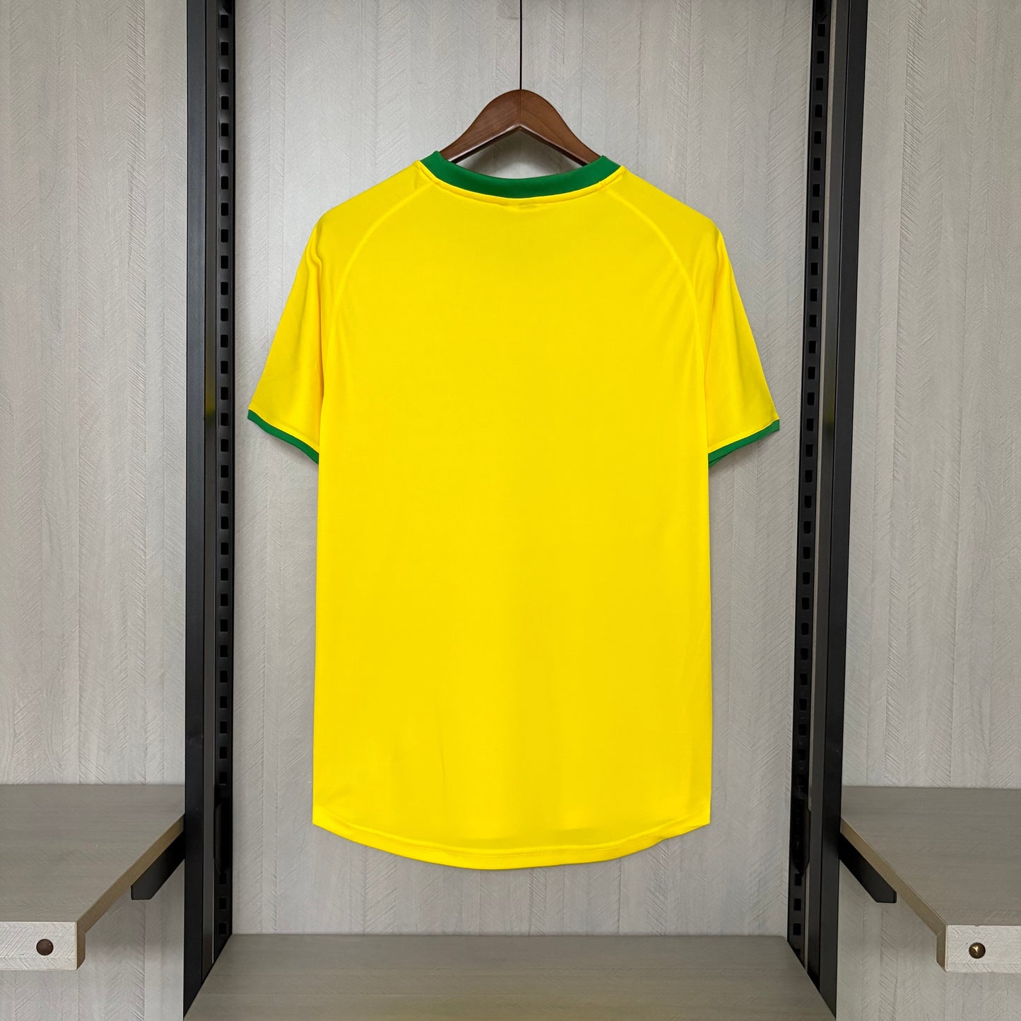 Brasil Home 1970 Retrô - Amarela
