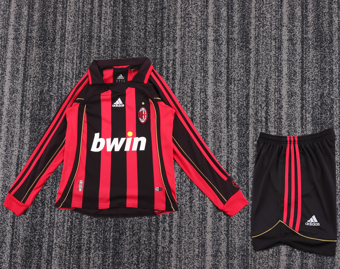 Kit Infantil Milan Home Retrô 06/07 Manga Longa - Vermelho e Preto