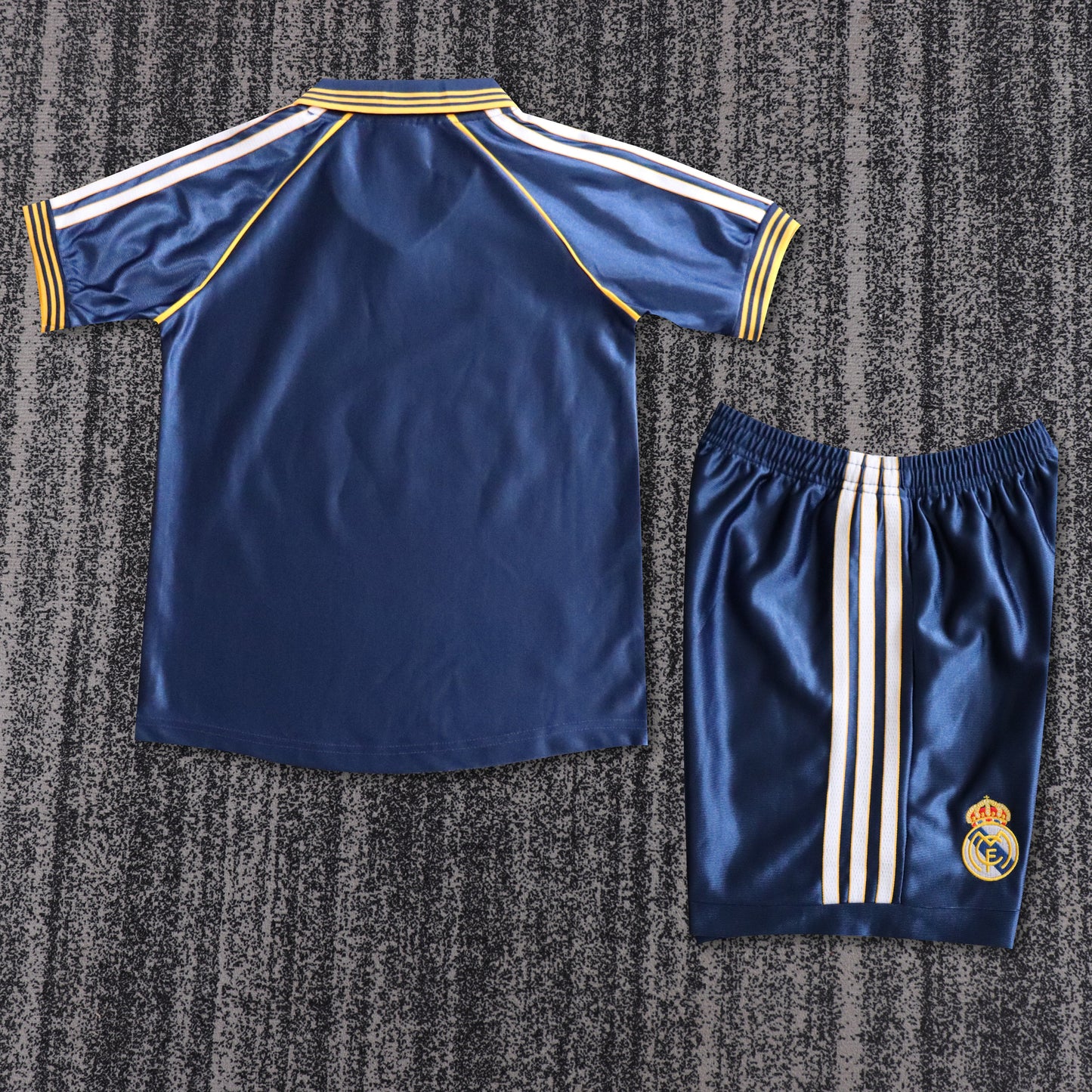 Kit Infantil Real Madrid Away Retrô 98/99 - Azul Marinho