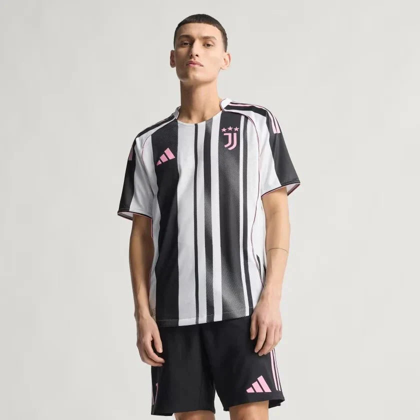Juventus Home 25/26 Jogador Adidas - Branco e Preto