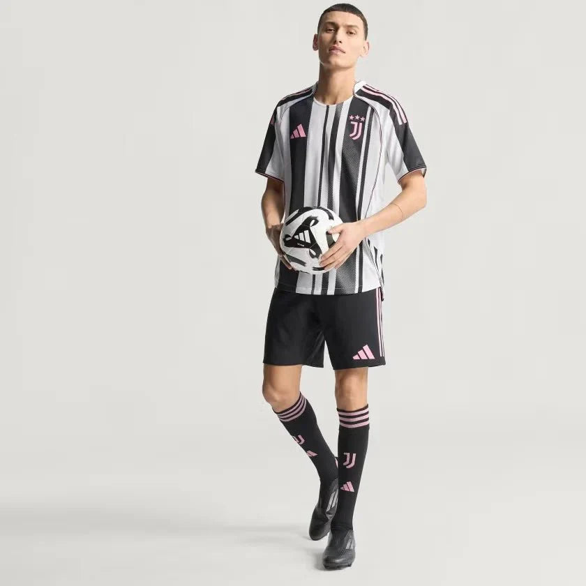 Juventus Home 25/26 Jogador Adidas - Branco e Preto