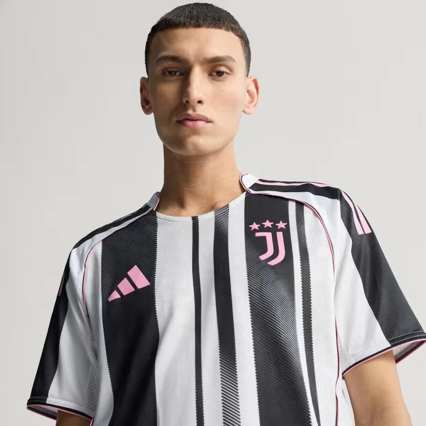 Juventus Home 25/26 Jogador Adidas - Branco e Preto