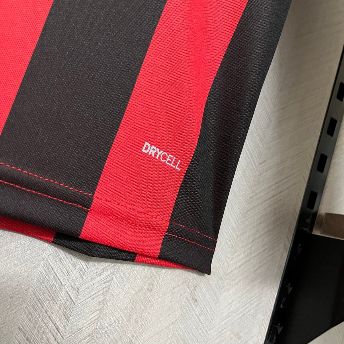 Milan Edição Especial 125 anos 24/25 Torcedor - Vermelho e Preto
