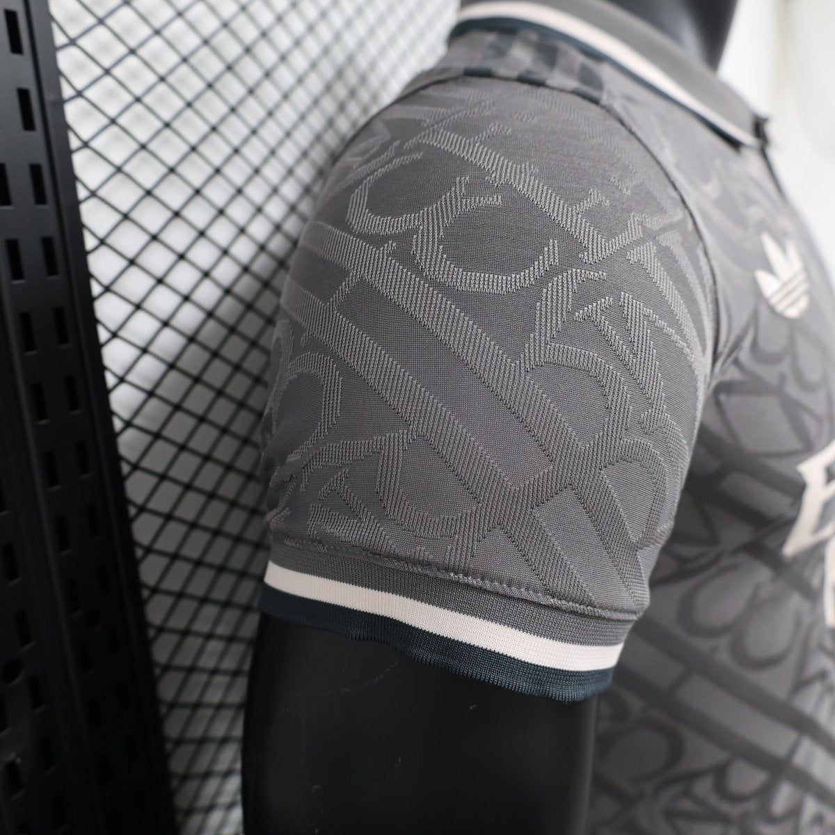 Real Madrid Third 24/25 Jogador Adidas - Cinza