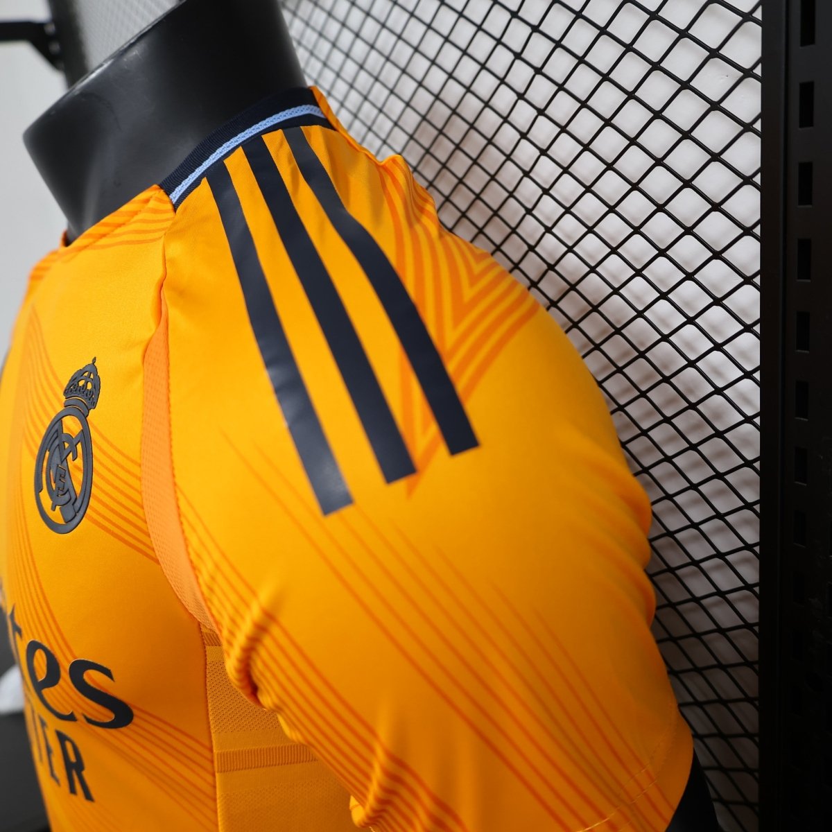 Real Madrid Away 24/25 Jogador Adidas - Laranja