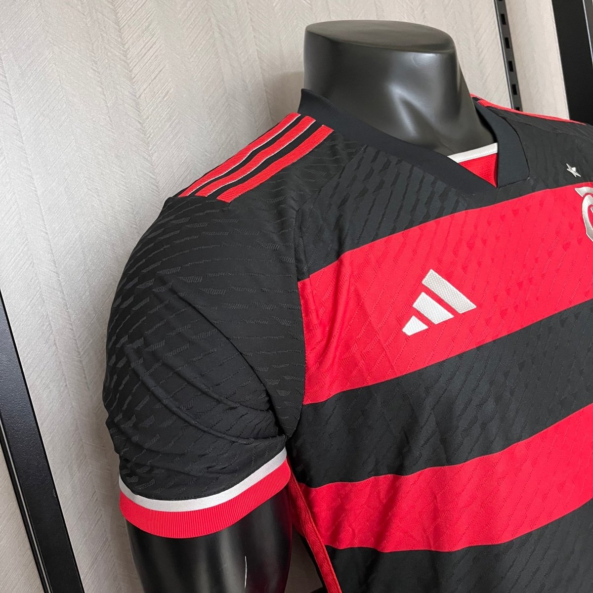 Flamengo Home 24/25 Jogador Adidas Masculina - Vermelho e Preto