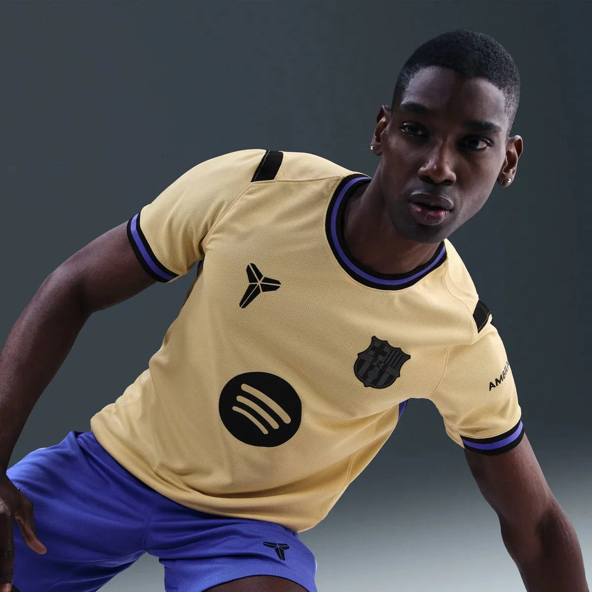 Barcelona Away 25/26 Torcedor Nike/ Kobe  - Dourada