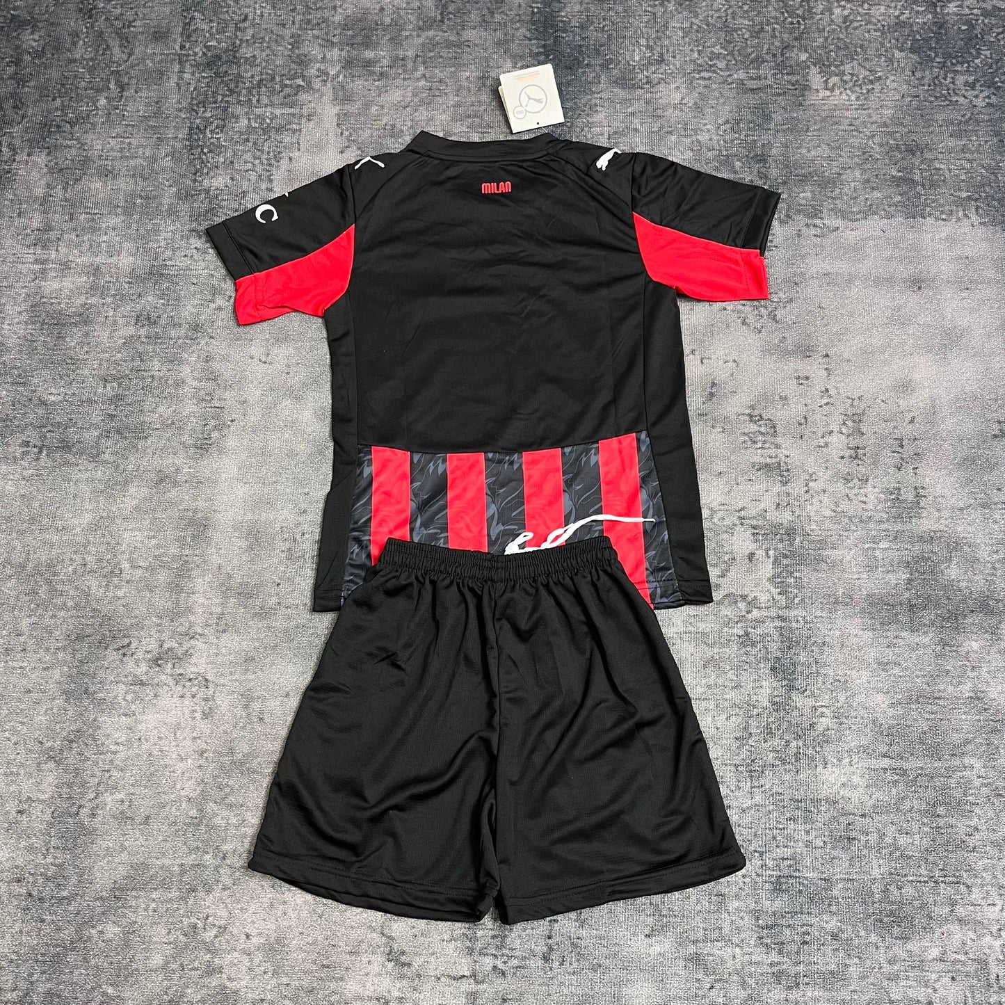 Kit Infantil Milan Home 25/26  - Vermelho e Preto